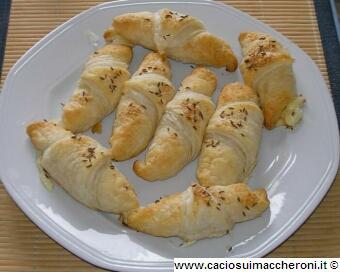 Brioches salées à la fontina et au cumin